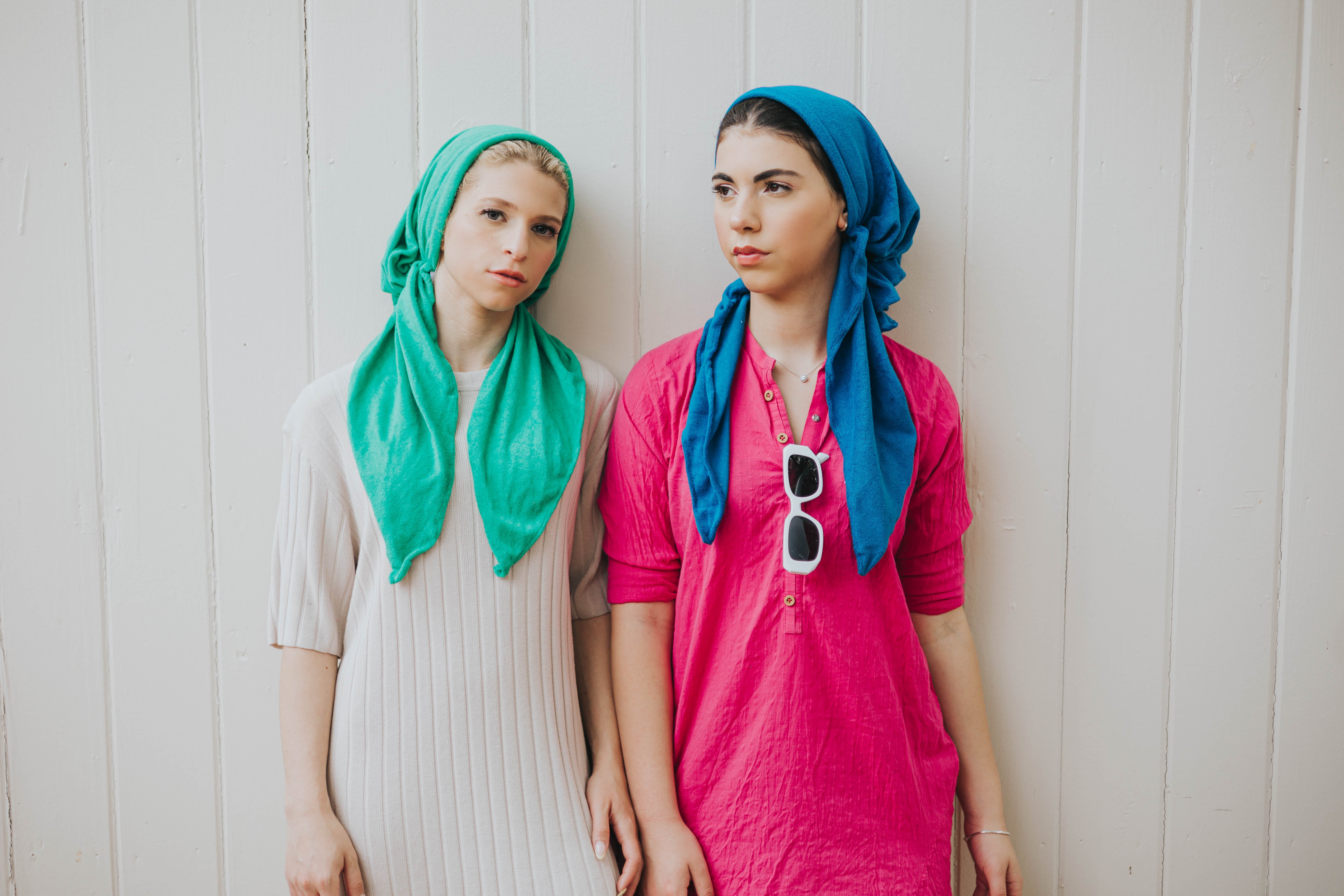 2 models wearing Tie Ur Knot headscarves